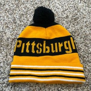 Pittsburgh winter pom pom hat, OS